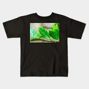 GREEN LEAVES Kids T-Shirt